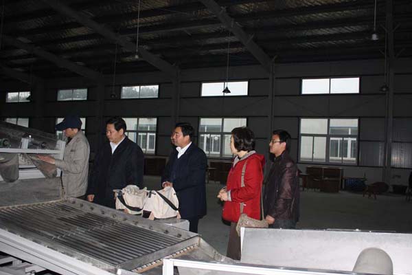 1472003593853406.jpg 淮南市委書記楊正超來(lái)六百里太平猴魁公司考察1.jpg