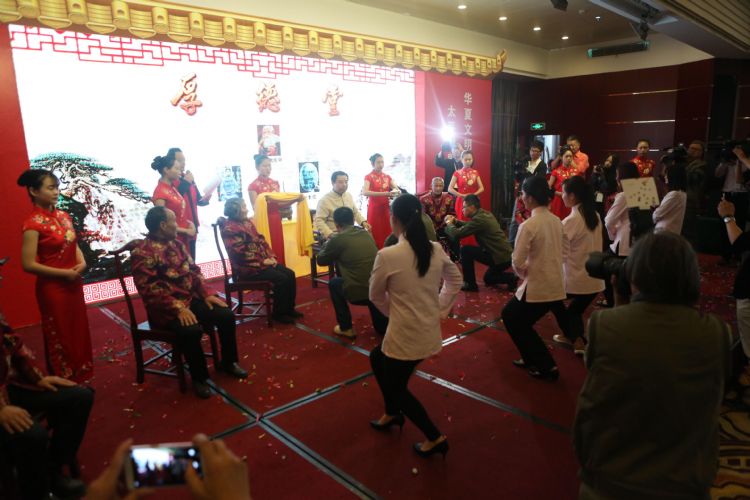 非遺文化節(jié)暨開園儀式圓滿啟動.jpg 非遺文化節(jié)暨開園儀式圓滿啟動.jpg