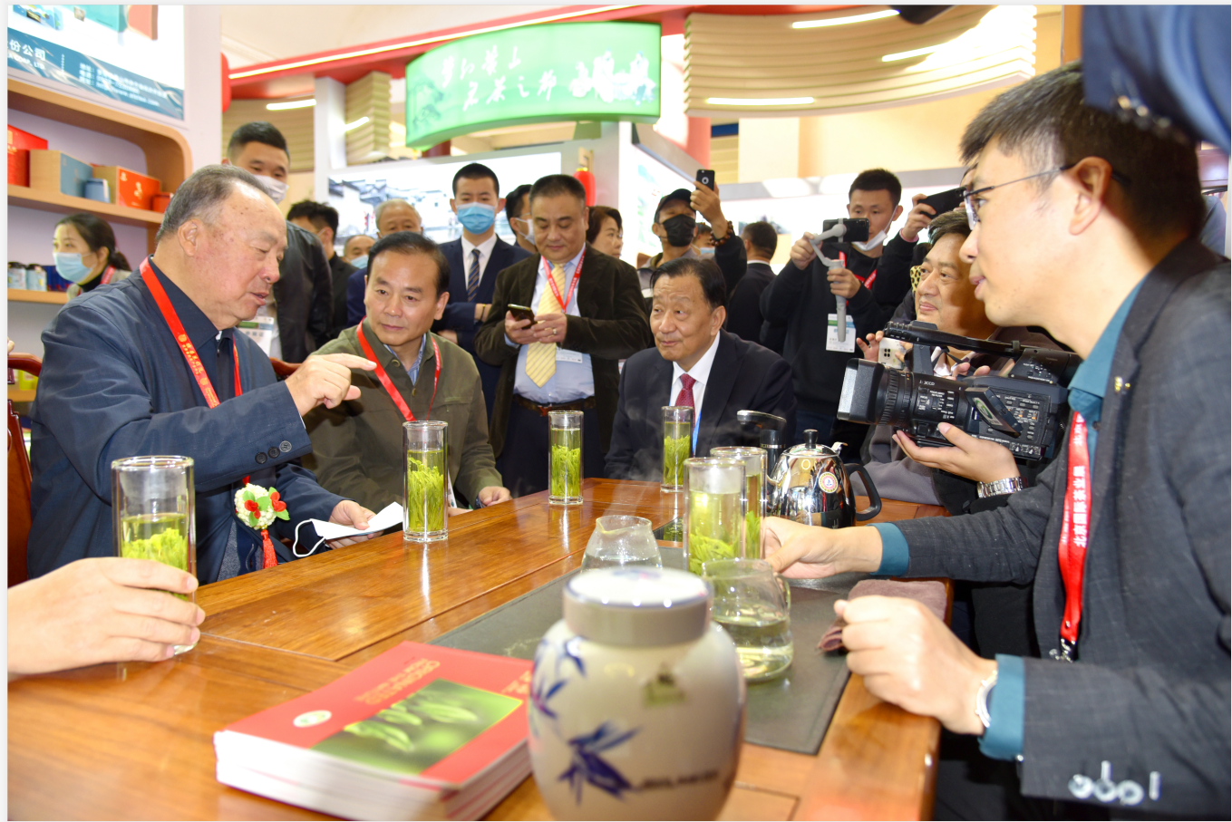 1603448728222283.png 領(lǐng)導1.png